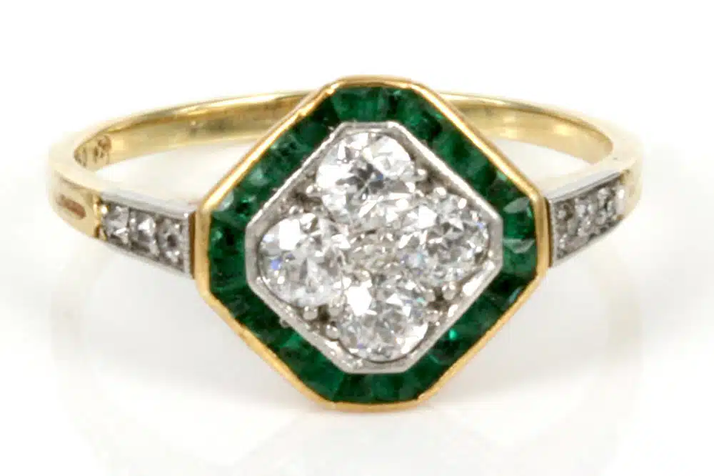 Article on antique cluster diamond engagement rings