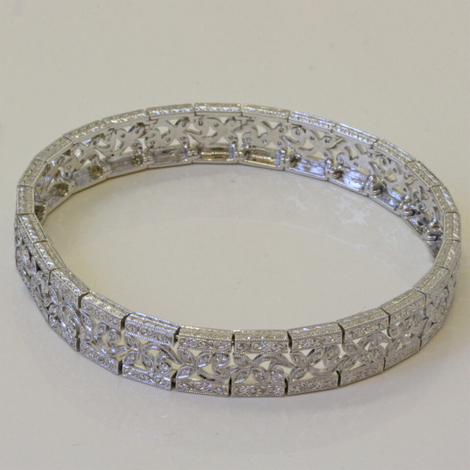 18ct-diamond-bracelet-3.jpg