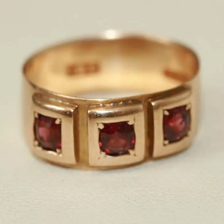 18ct-garnet-ring-2.jpg