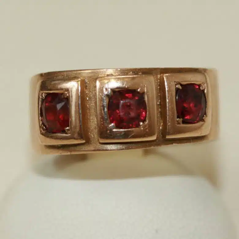 18ct-garnet-ring-3.jpg