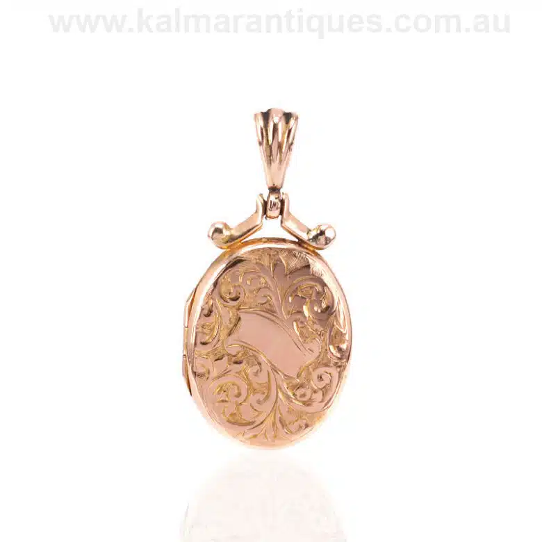 1915-locket-ES9056