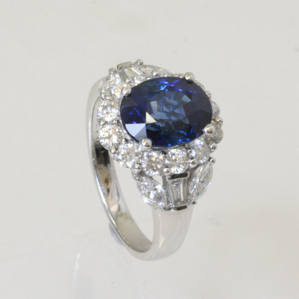 4ct-sapphire-diamond-ring-3.jpg