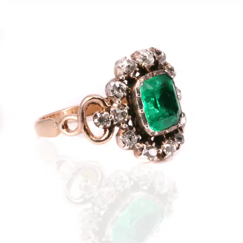 Antique-emerald-ring-ES8-1