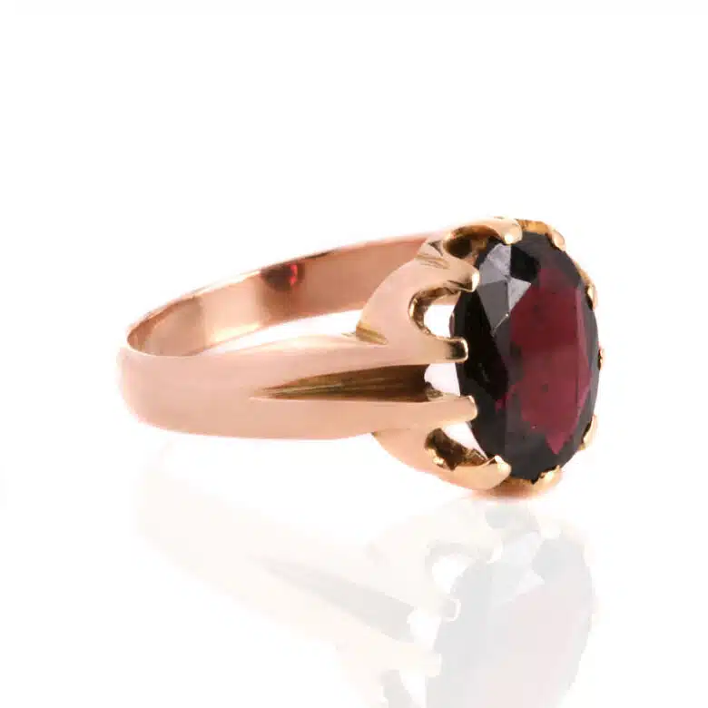 Antique-garnet-ring-U049-1