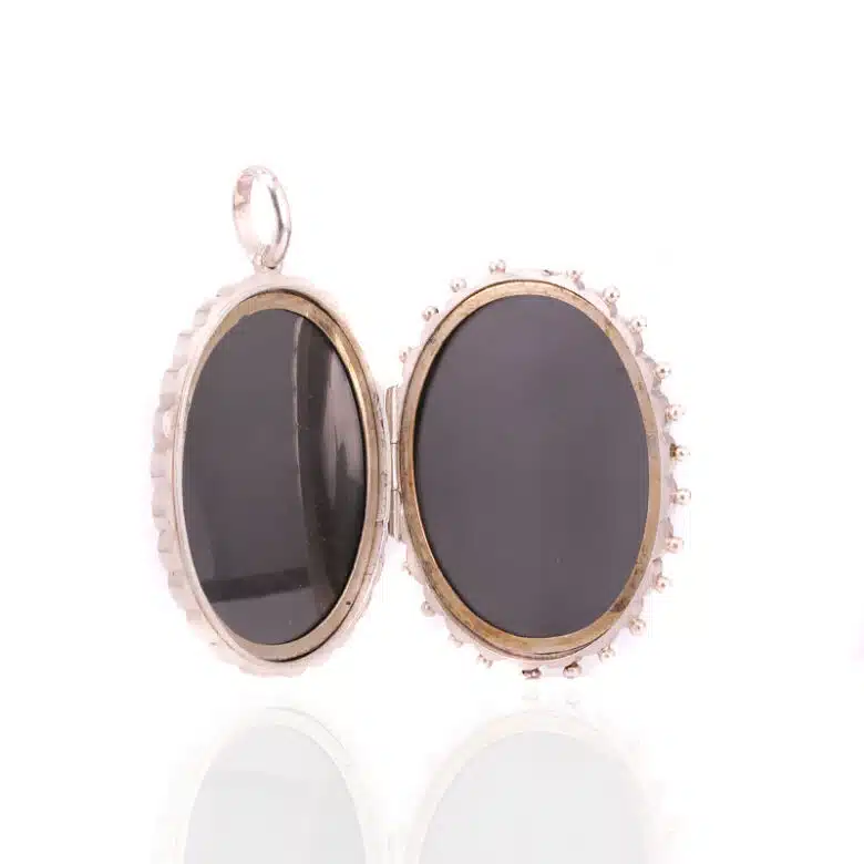 Antique-locket-ES9020-2