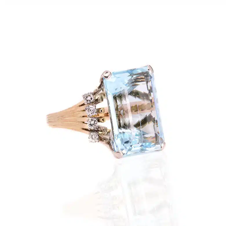 Aquamarine-ring-ES9586-1