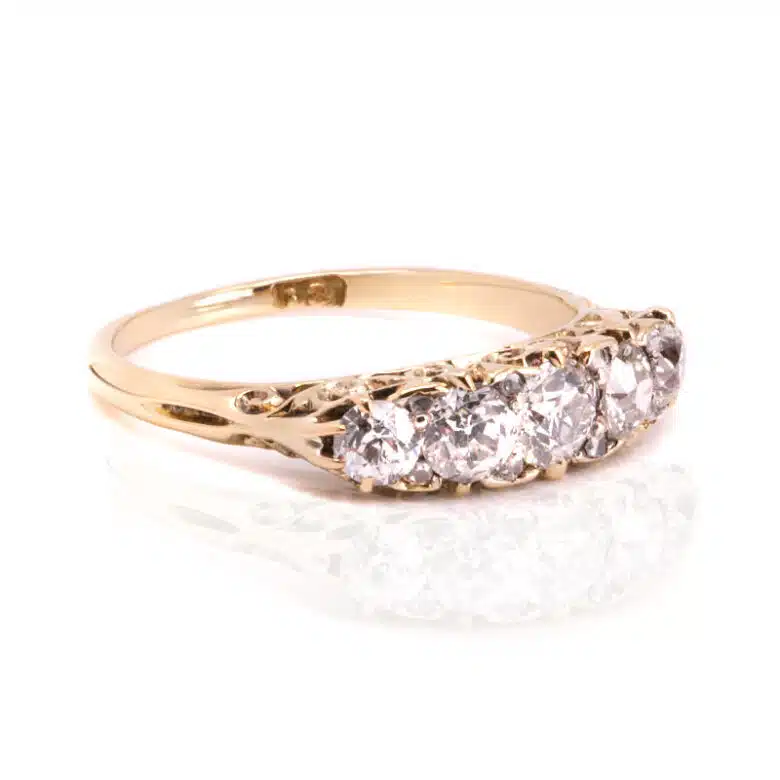 Diamond-ring-ES8403-1
