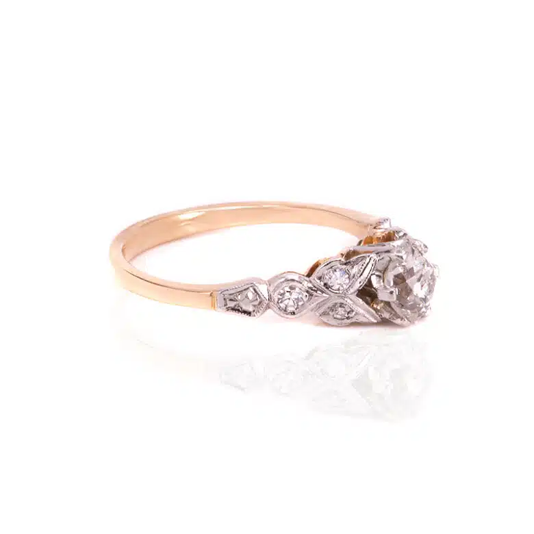 Diamond-ring-U161-1