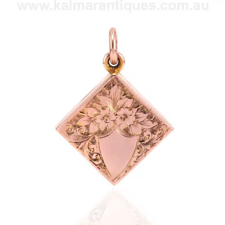 Locket-ES8721-1