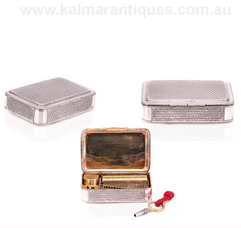 Music-box-W493-09