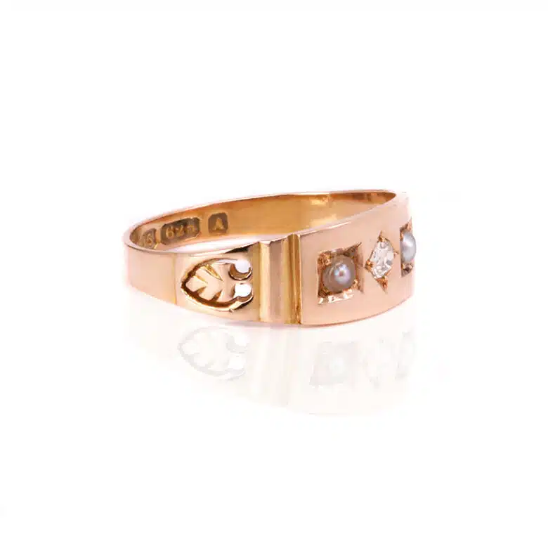 Pearl-diamond-ring-ES8757-1