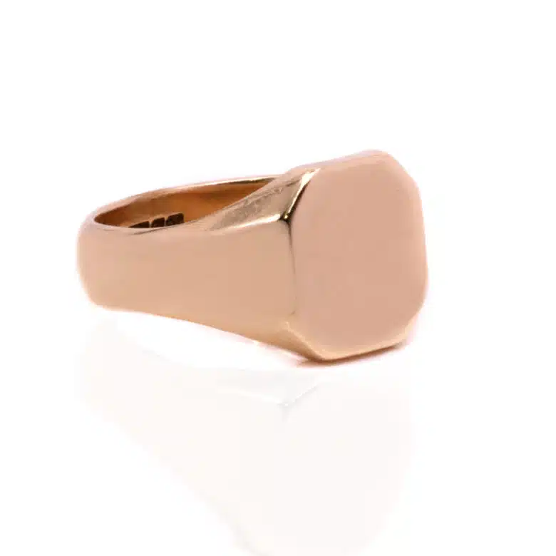 Antique yellow gold signet ring