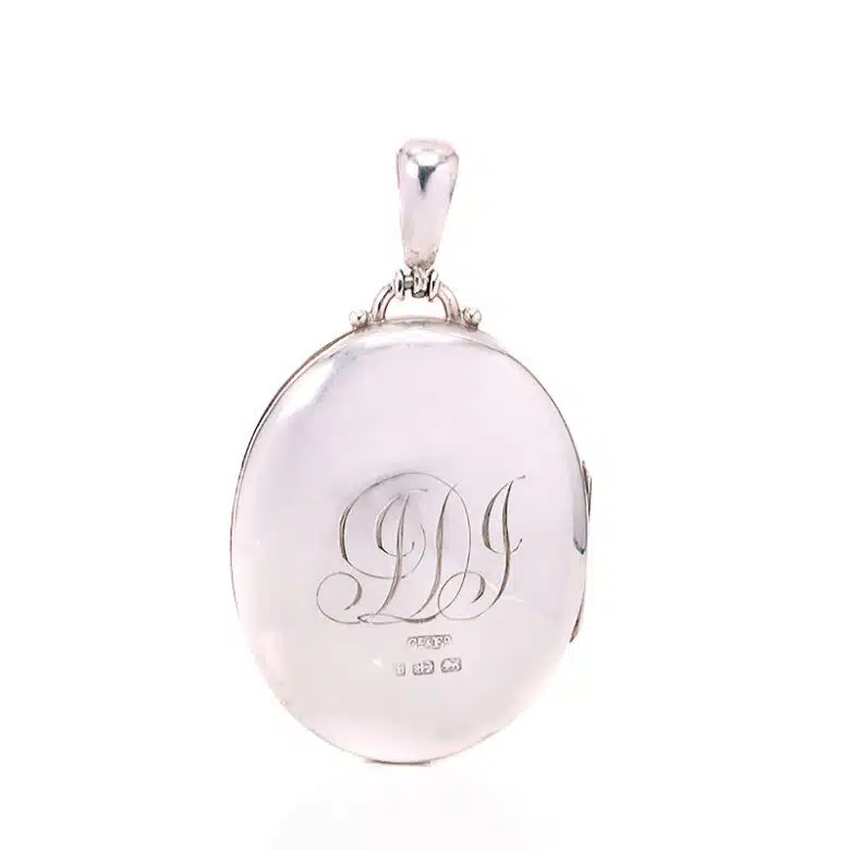 Silver-locket-ES8268-2