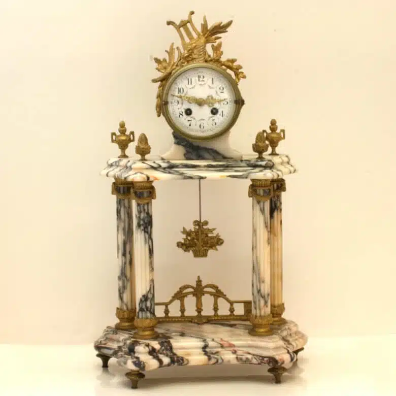 antique-clock-n767-1.jpg