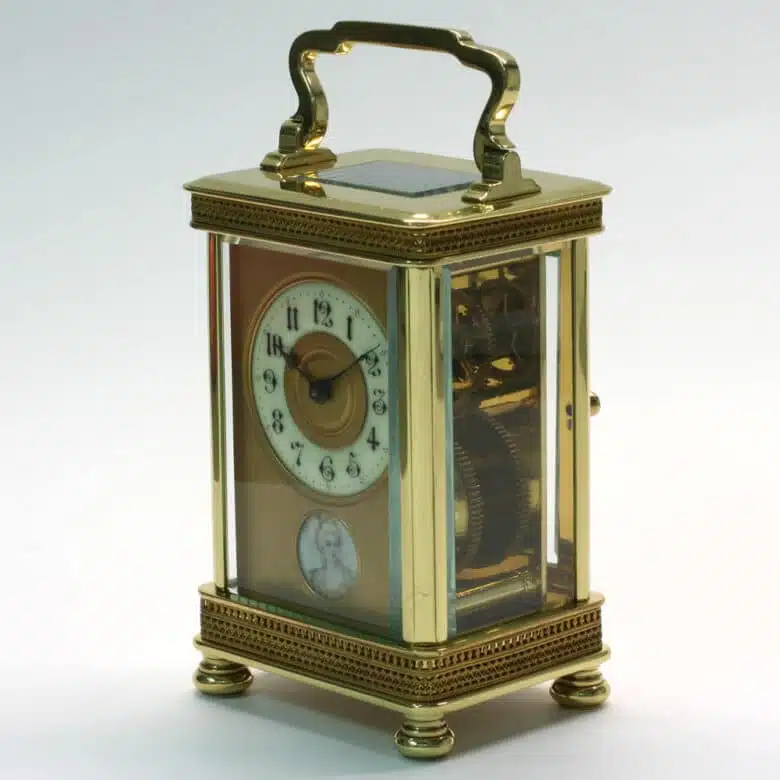 antique-clock-w565-4