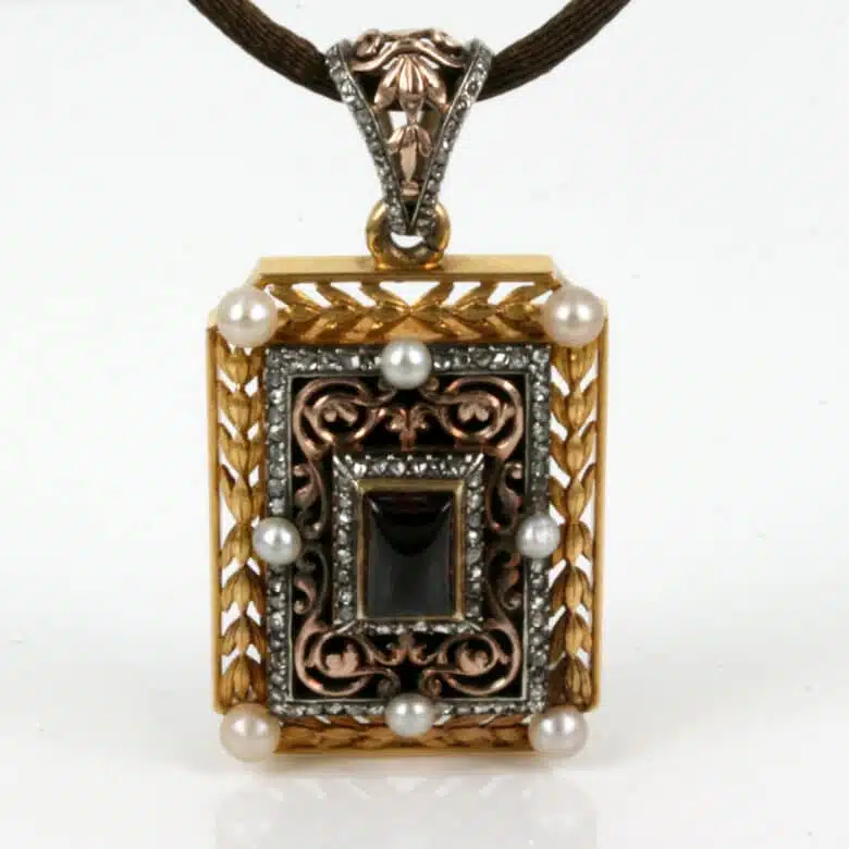 antique-french-locket-01.jpg
