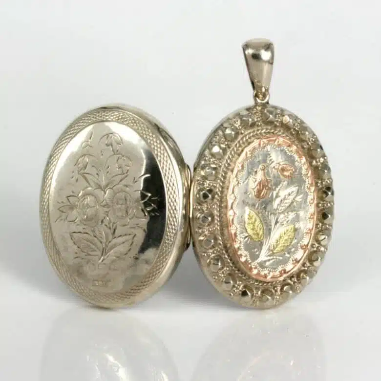 antique-locket-3003-2.jpg
