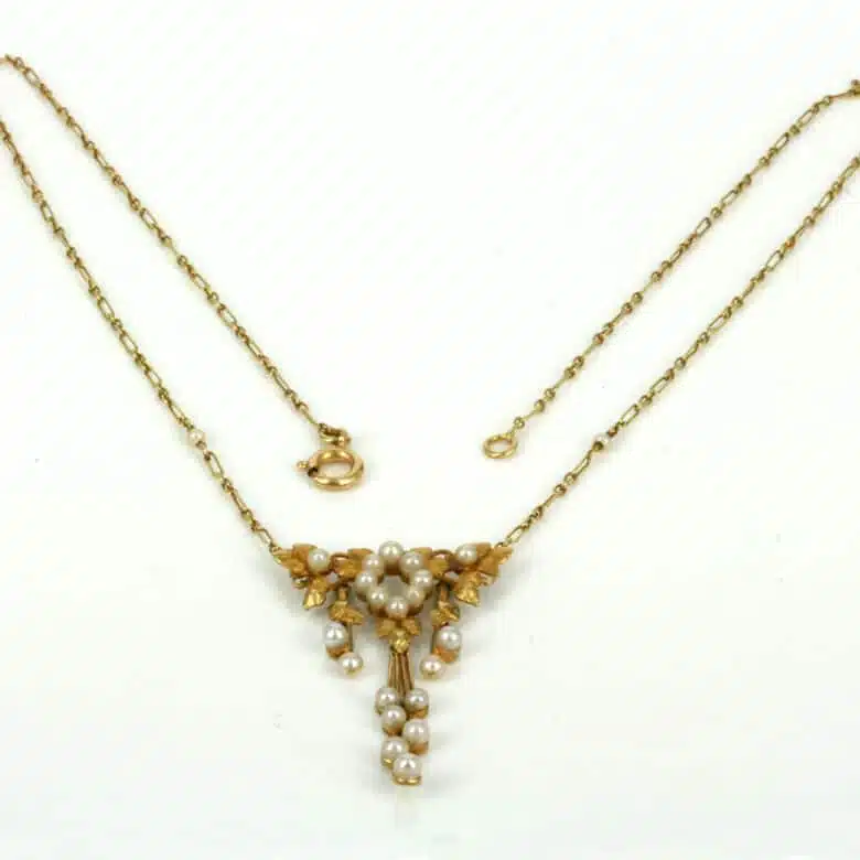 antique-pearl-pendant-3691.jpg