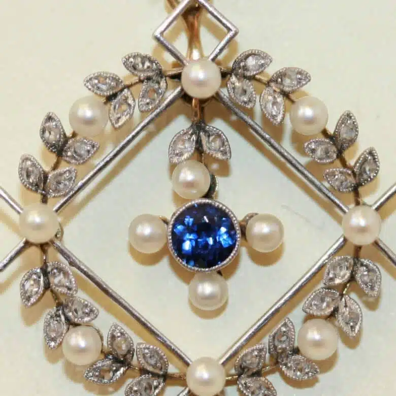 art-deco-sapphire-3.jpg