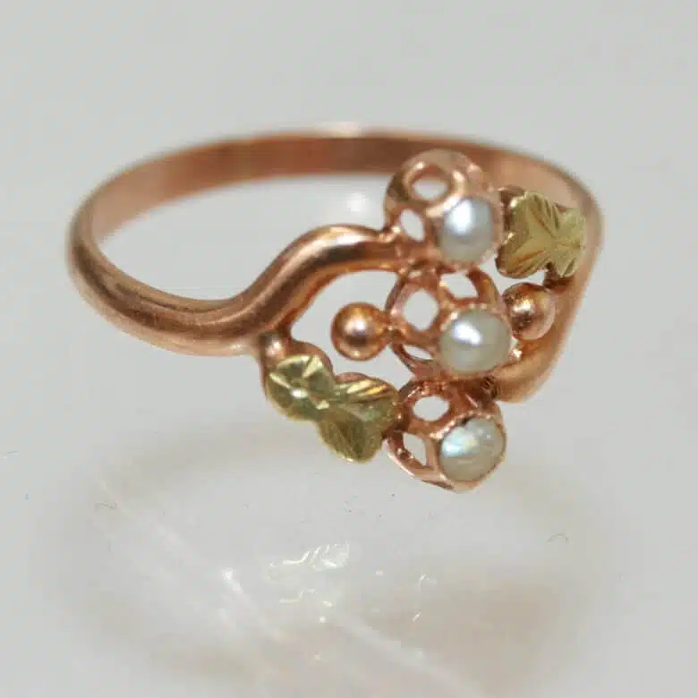 art-nouveau-ring-pearls-2.jpg