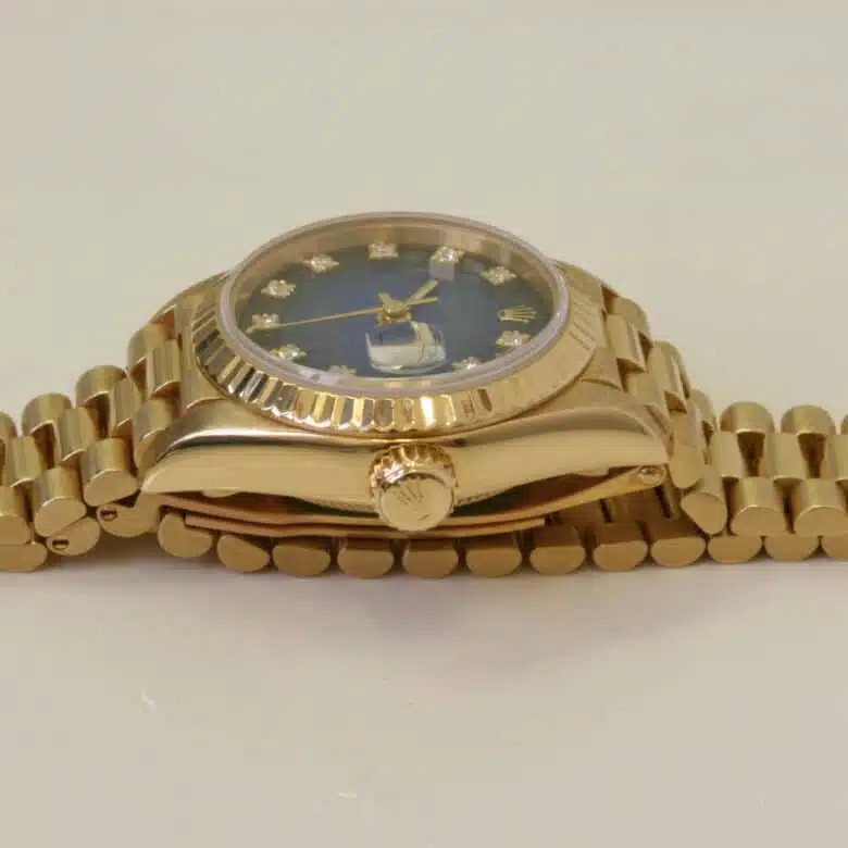 blue-dial-rolex-m833-3.jpg