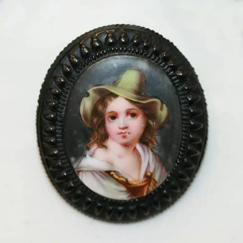 cameo-earring-victorian-2.jpg