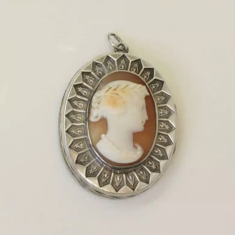 cameo-locket-6970-1.jpg