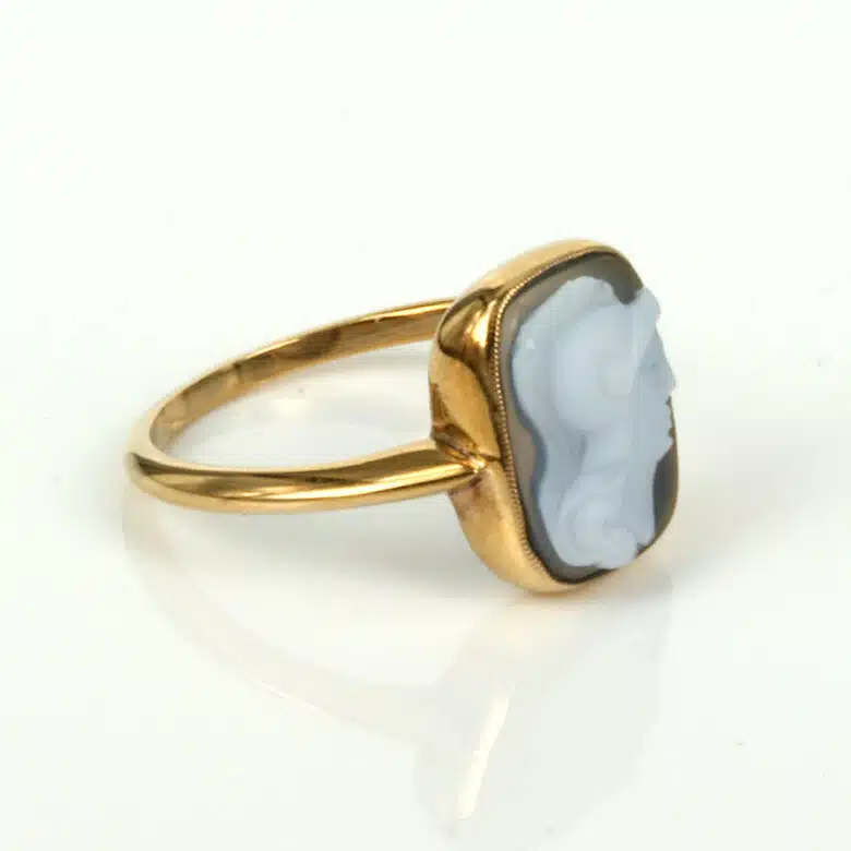 cameo-ring-R130-1.jpg