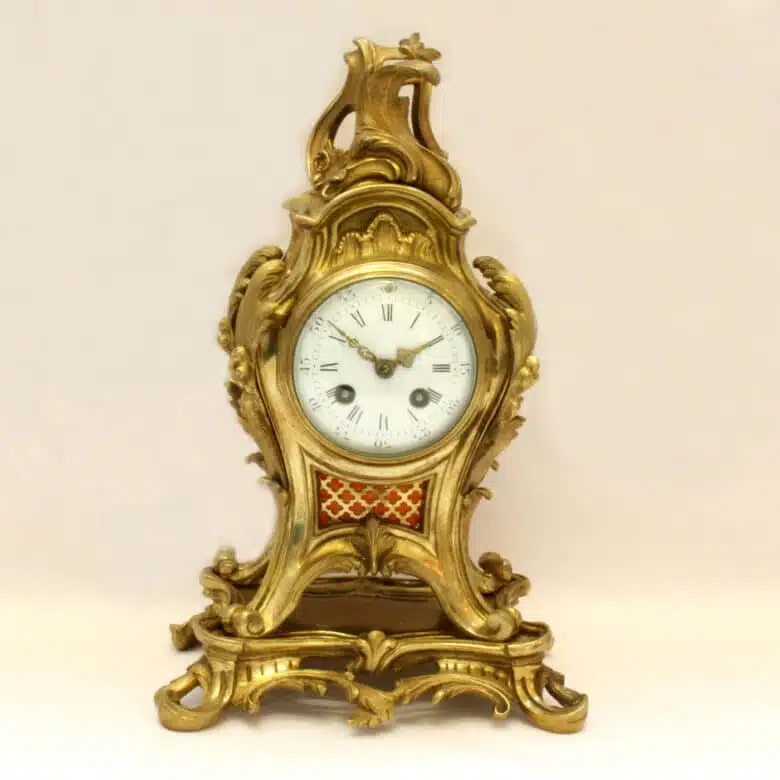 cartel-clock-bc26-1.jpg