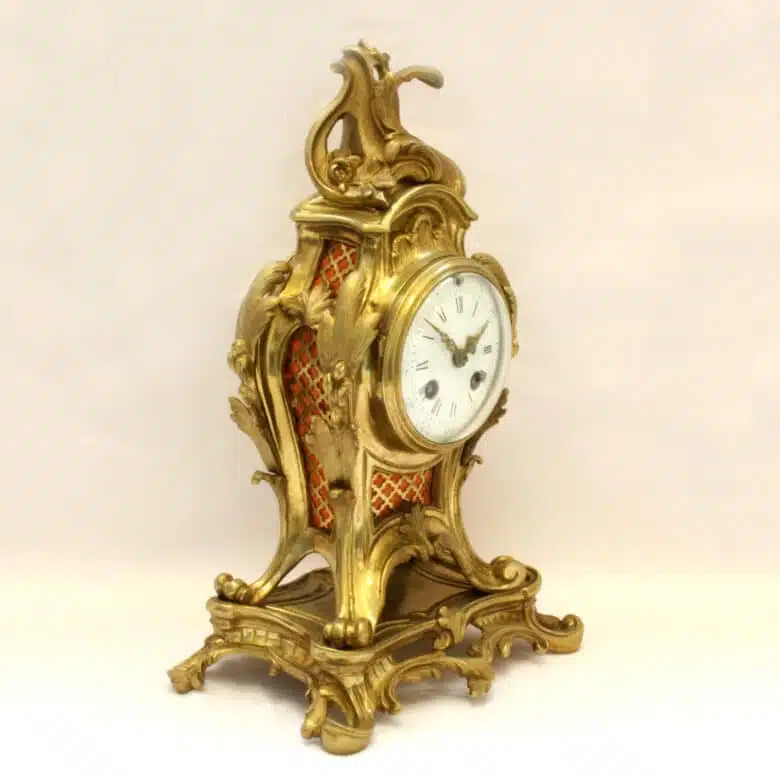cartel-clock-bc26-2.jpg