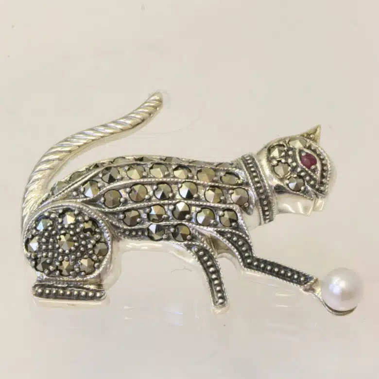 cat-pearl-brooch-1.jpg