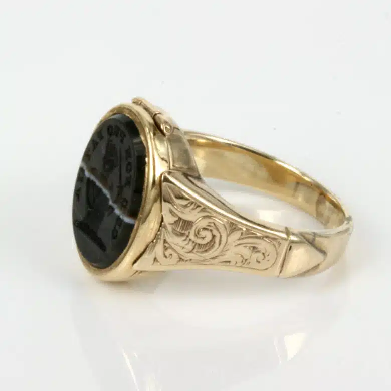 dewar-signet-ring-es2716-3