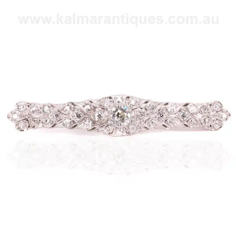 Art Deco diamond brooch made in platinum in the 1920's
