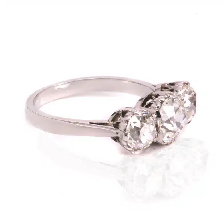 diamond-ring-ES8400-1