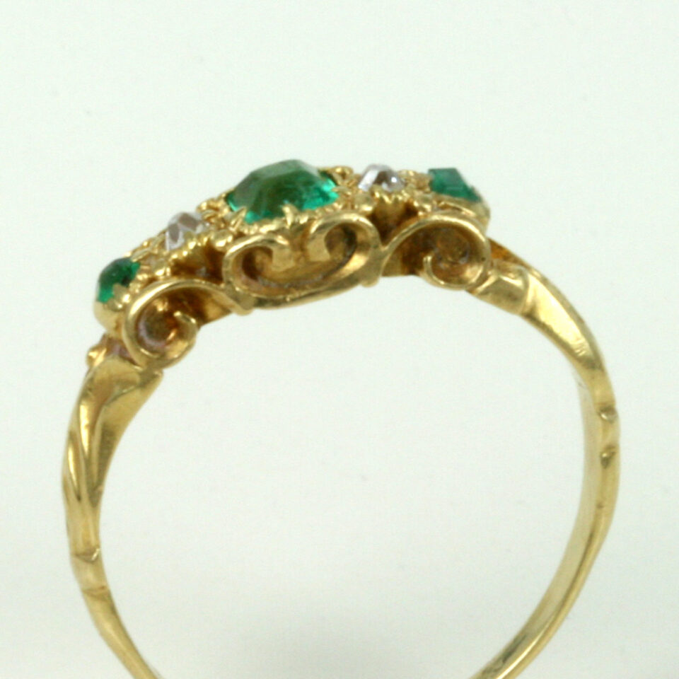 emerald-diamond-ring-1231-5.jpg