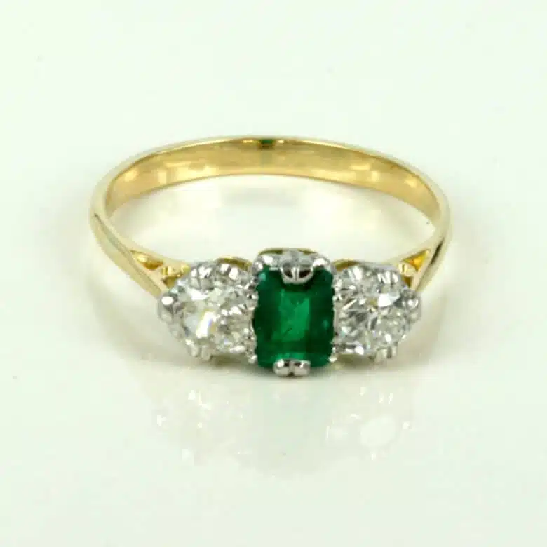 emerald-diamond-ring-1260-1.jpg