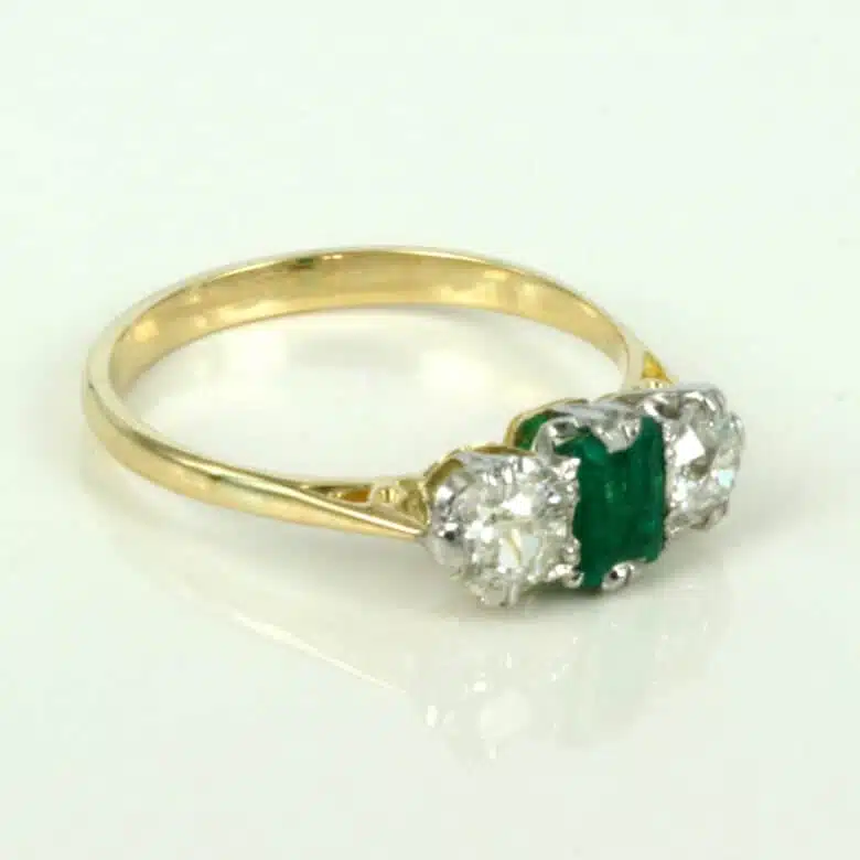 emerald-diamond-ring-1260-2.jpg