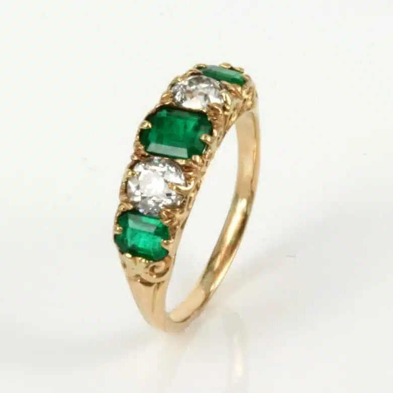 emerald-diamond-ring-2807-5.jpg