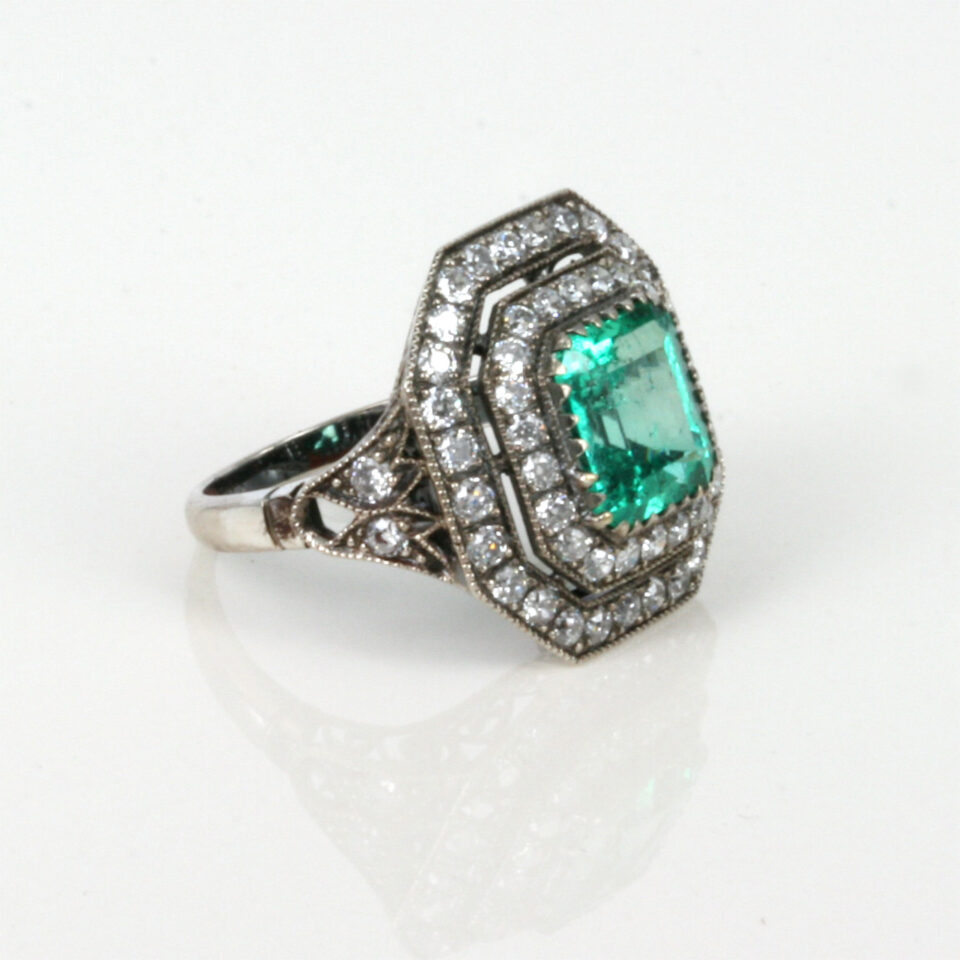emerald-diamond-ring-486-4.jpg