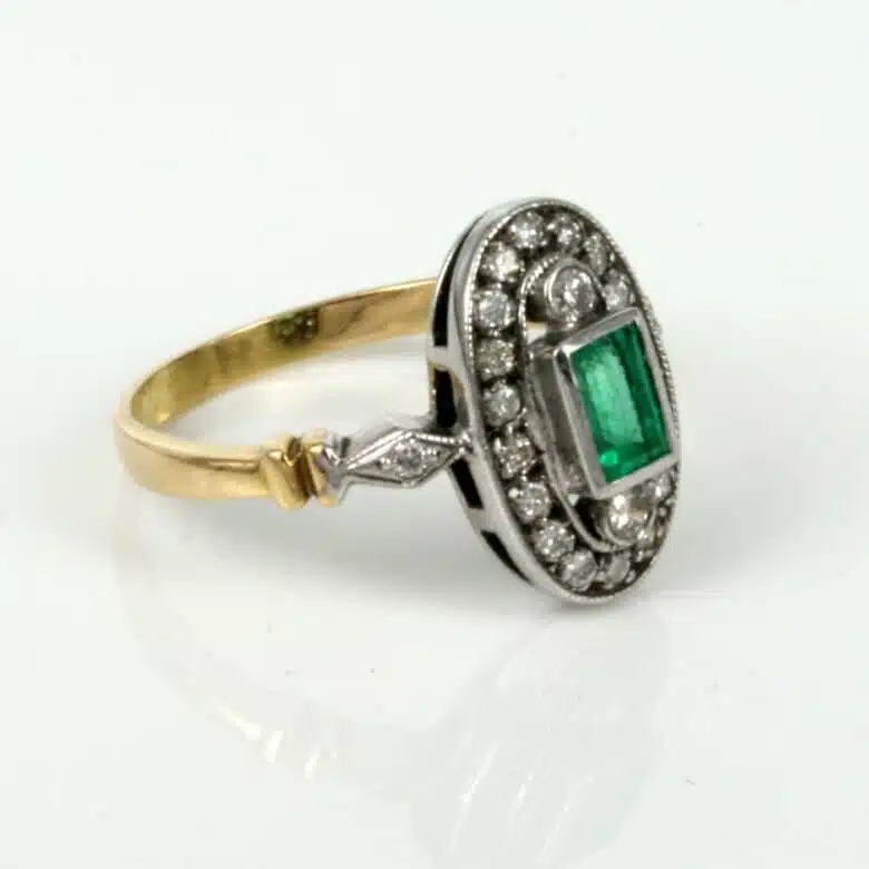 emerald-diamond-ring-es7285.jpg