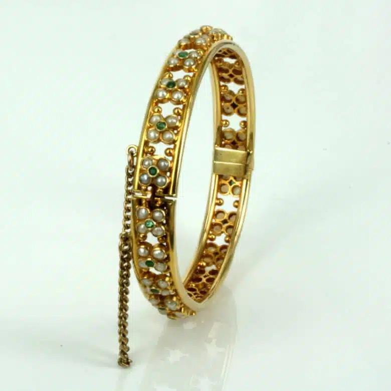 emerald-pearl-bangle-2117-3.jpg