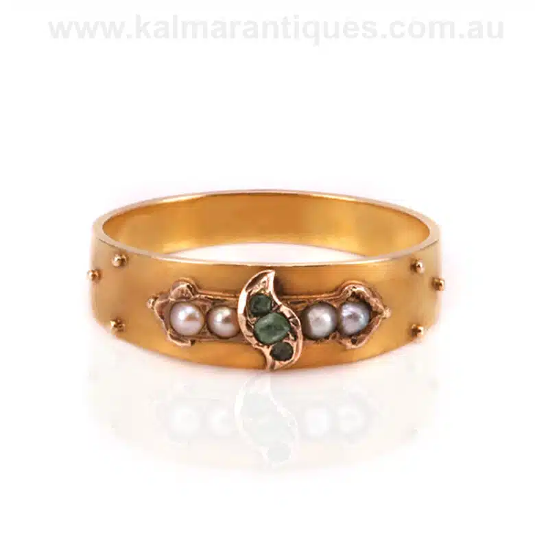 emerald-pearl-ring-ES8148-2