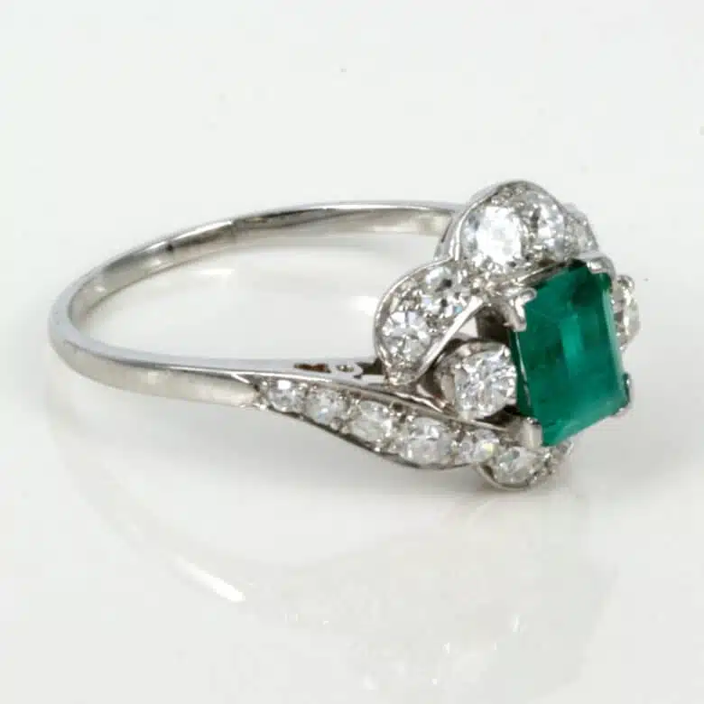 emerald-ring-es1524-2.jpg