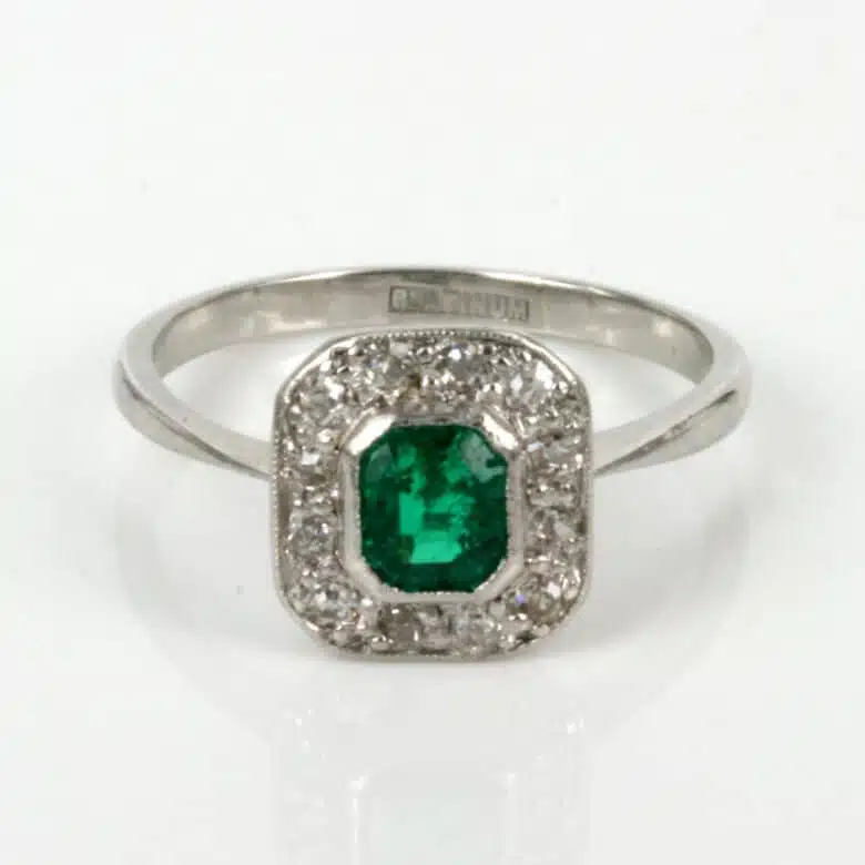 emerald-ring-es2479-2.jpg