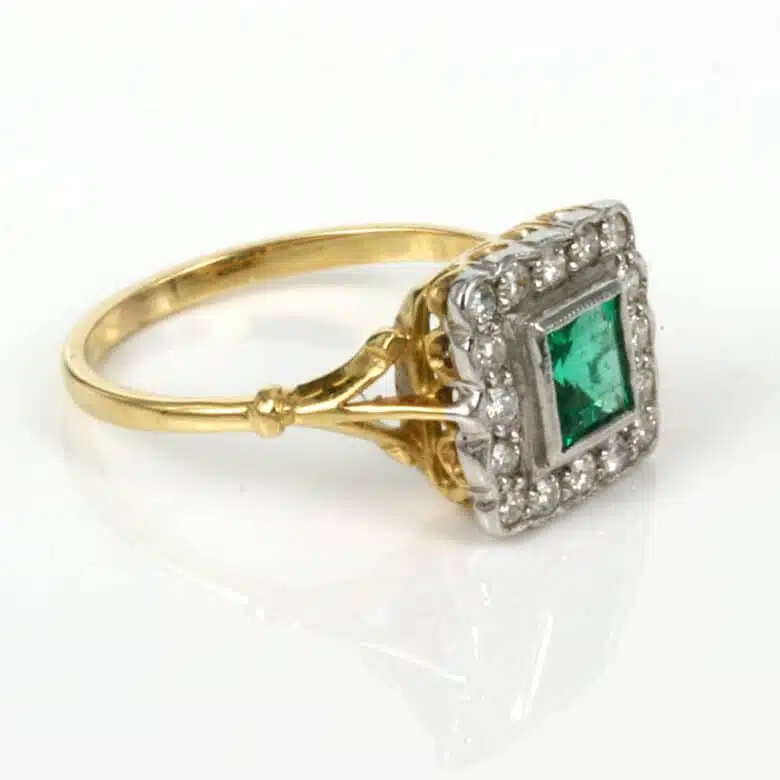 emerald-ring-es3604-1.jpg