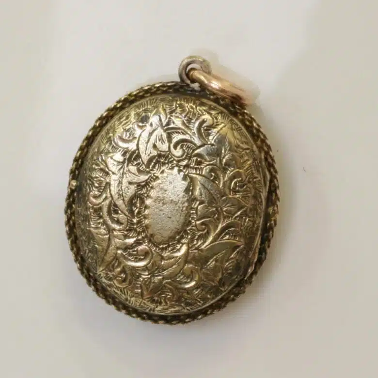 enamel-locket-es7085-2.jpg