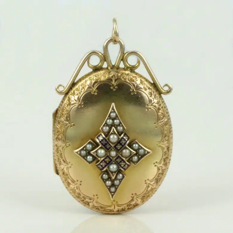 enamel-pearl-locket-7761-1.jpg