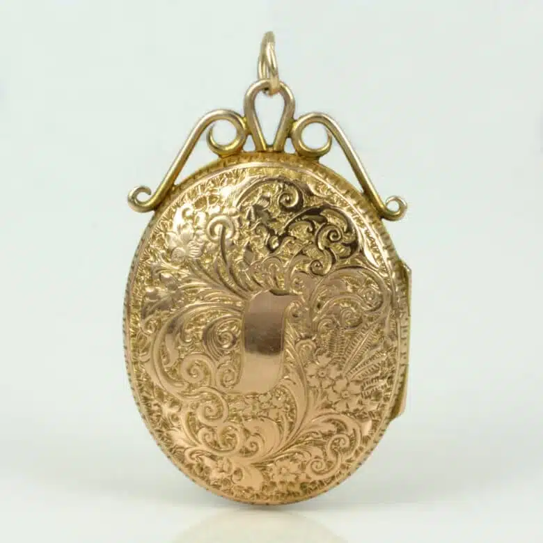 enamel-pearl-locket-es7761.jpg