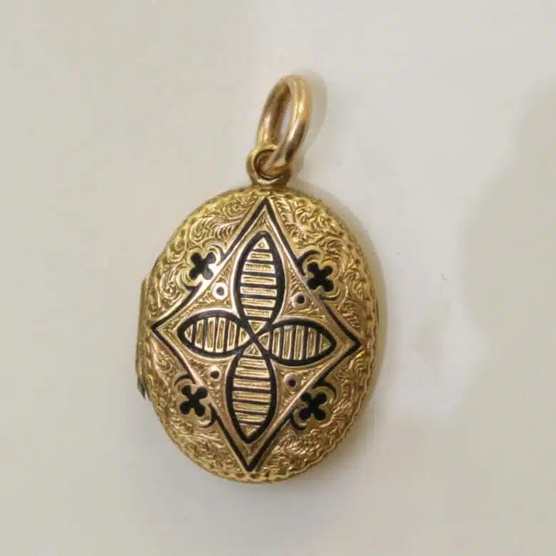 enamelled-locket-es6888-1.jpg
