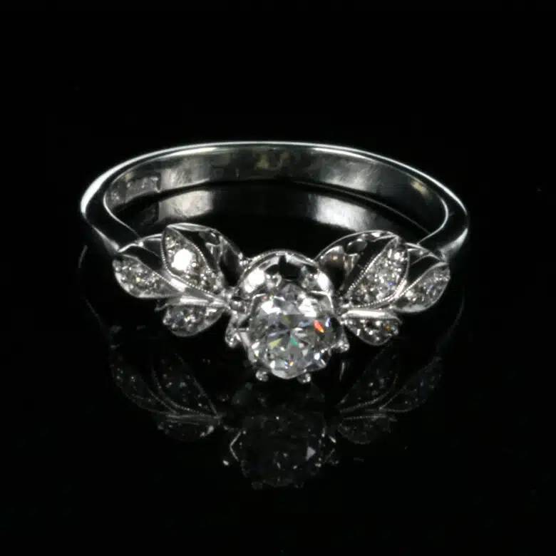 engagement-ring-q787-5.jpg
